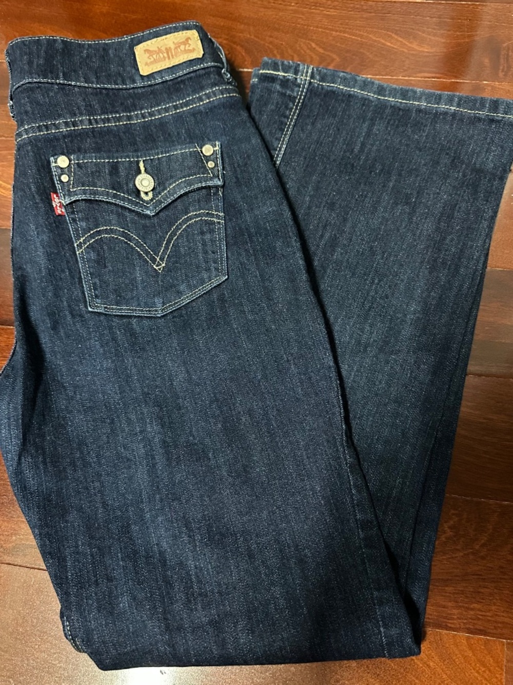 Levi's 526 Women's Dark Wash Mid Rise Boot Cut Jeans Button Size 8 28-30 NWOT